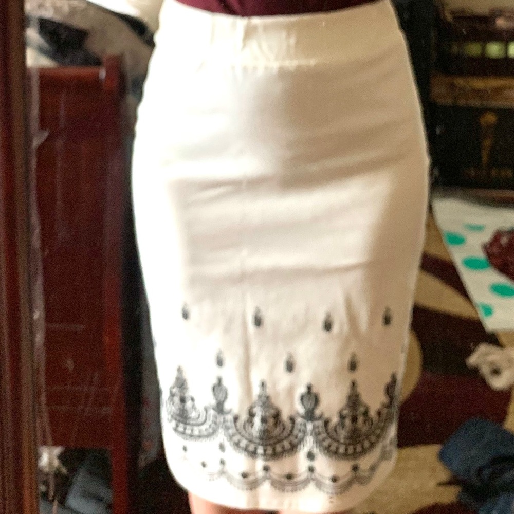 Classy Oriental high-wasted pencil skirt